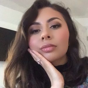 Meet your Posher, Leslie